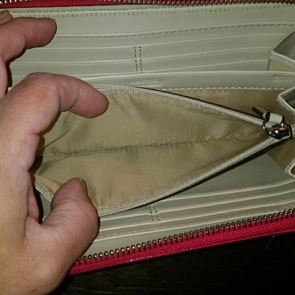 NWOT Coach Signature Wallet with Strawberry charm - Picture 6 of 6